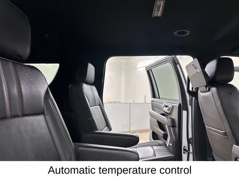 Used 2021 Chevrolet Suburban RST w/ Luxury Package AWD/4WD image 27