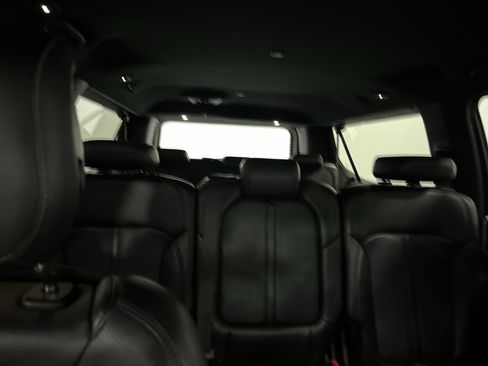 Used 2023 Jeep Wagoneer L Series II image 37