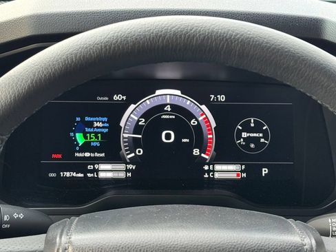 Used 2025 Toyota Tundra Limited AWD/4WD image 8