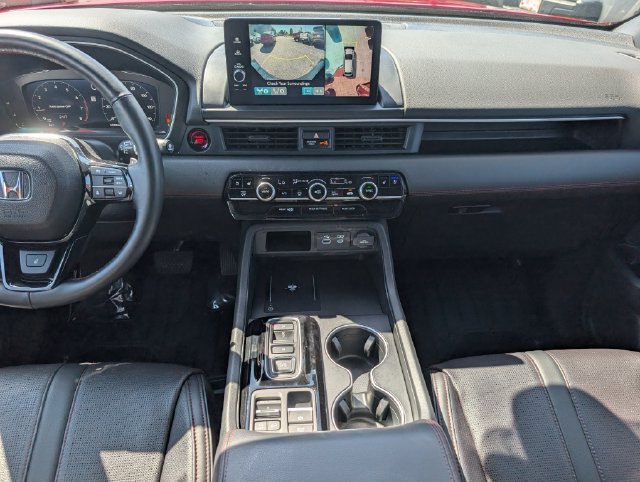 Used 2025 Honda Pilot Black Edition image 20