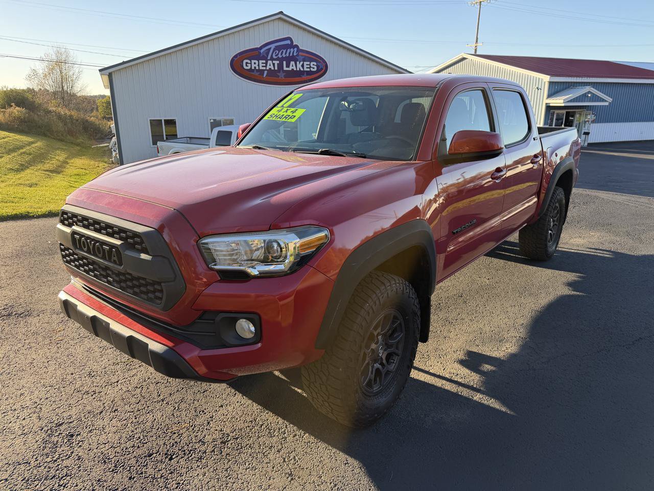 Used 2017 Toyota Tacoma SR5 w/ Tow Package AWD/4WD image 8