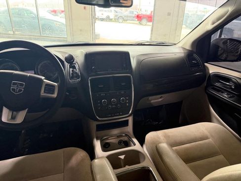 Used 2015 Dodge Grand Caravan SXT w/ UConnect Hands-Free Group image 15