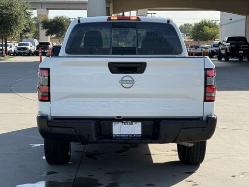 Used 2025 Nissan Frontier S RWD image 5
