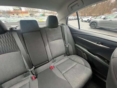 Used 2025 Toyota Camry LE image 32