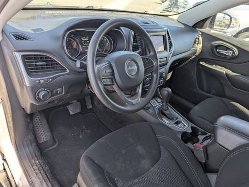 Used 2020 Jeep Cherokee Latitude AWD/4WD image 13