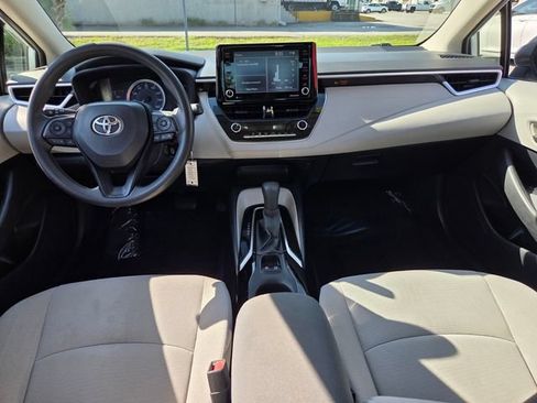 Used 2022 Toyota Corolla LE FWD image 12