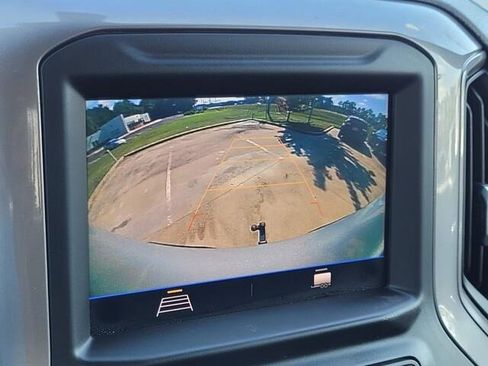 Used 2022 Chevrolet Silverado 1500 Custom Trail Boss image 23