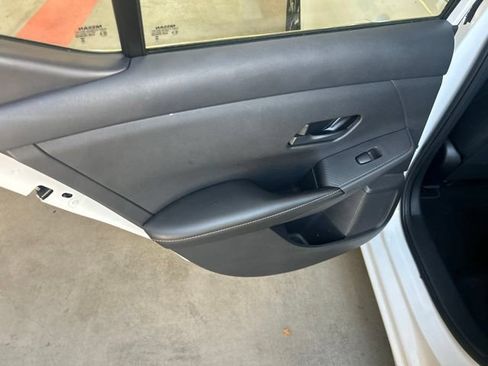Used 2024 Nissan Sentra SV FWD image 18