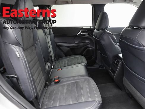 Used 2024 Mitsubishi Outlander SE AWD/4WD image 23