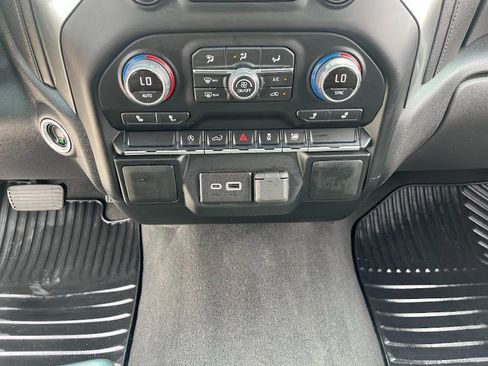 Used 2022 Chevrolet Silverado 1500 RST image 18