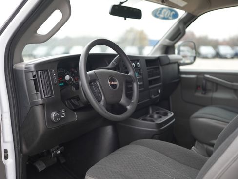 Used 2023 GMC Savana 2500 w/ Driver Convenience Package image 15