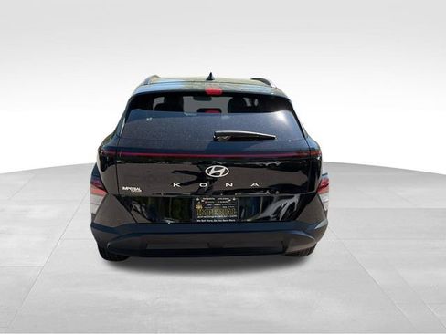 Used 2025 Hyundai Kona SEL FWD image 7