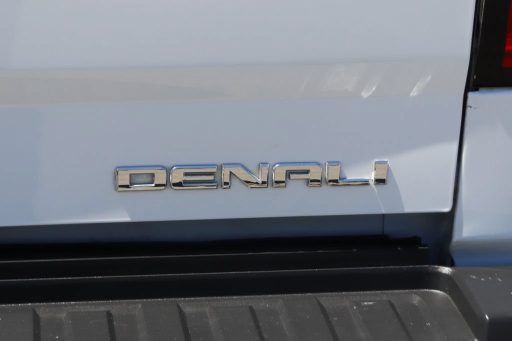 Used 2015 GMC Sierra 2500 Denali w/ Duramax Plus Package AWD/4WD image 53