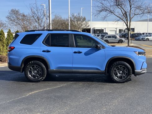 Used 2024 Honda Pilot TrailSport image 11