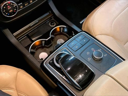 Used 2017 Mercedes-Benz GLS 550 4MATIC image 36