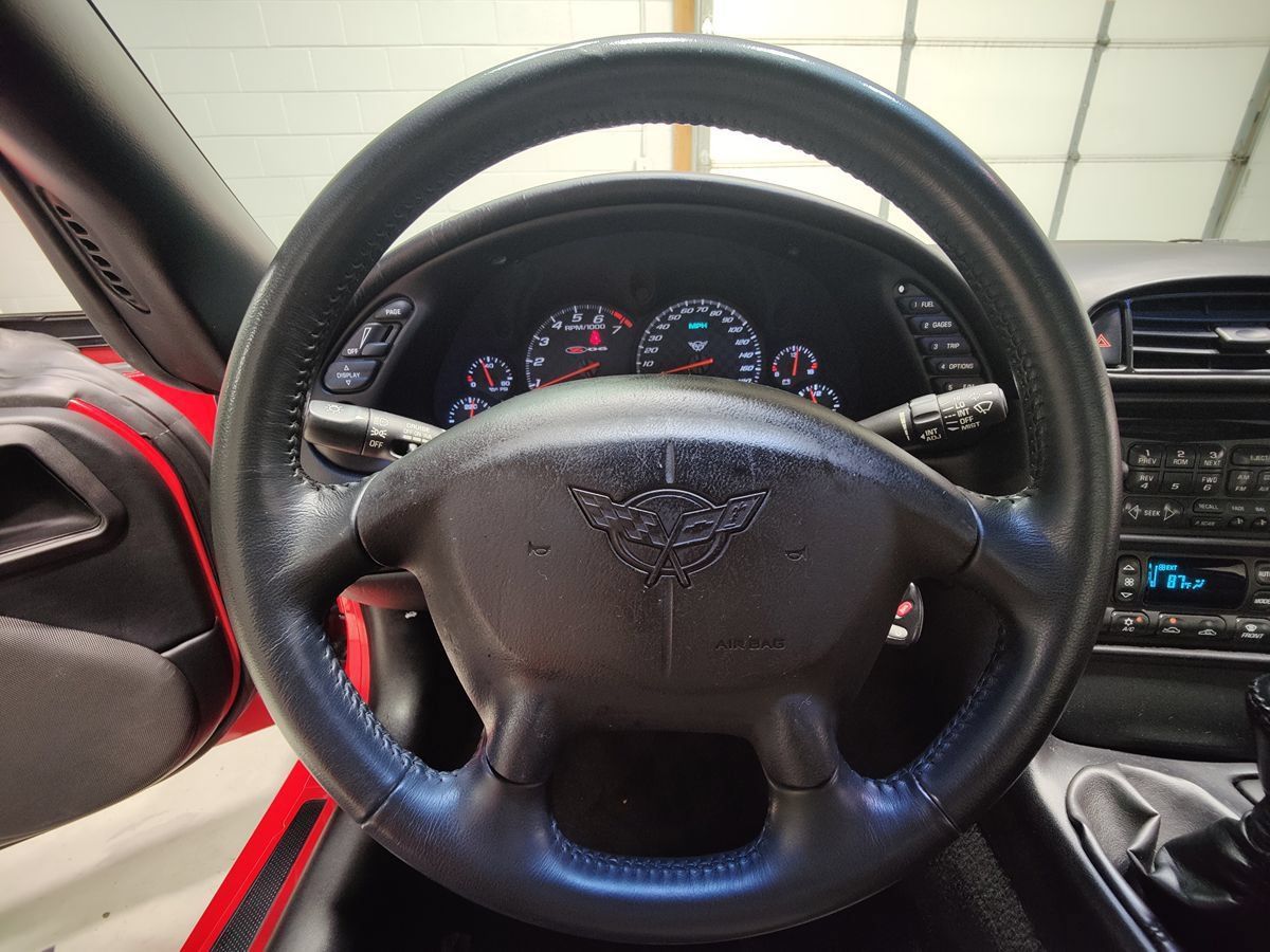 Used 2004 Chevrolet Corvette Z06 w/ Memory Package RWD image 28