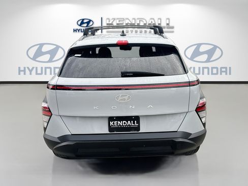 Used 2024 Hyundai Kona SEL FWD image 5