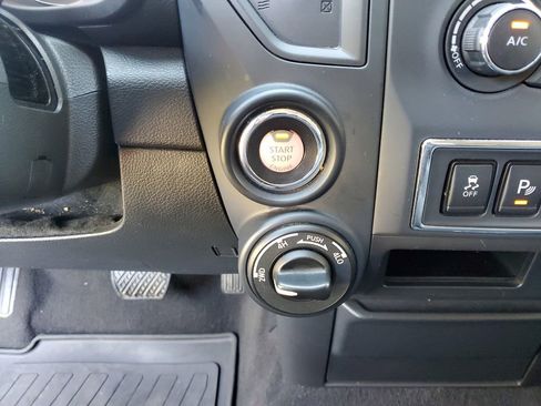 Used 2024 Nissan Titan SV AWD/4WD image 26