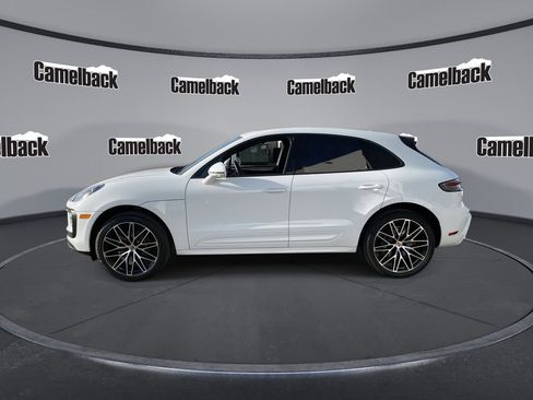 Used 2024 Porsche Macan image 4