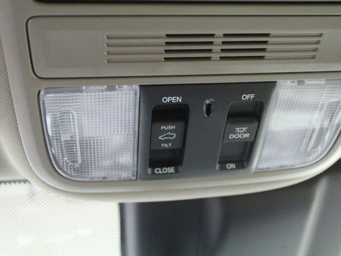 Used 2018 Honda Odyssey EX-L image 13