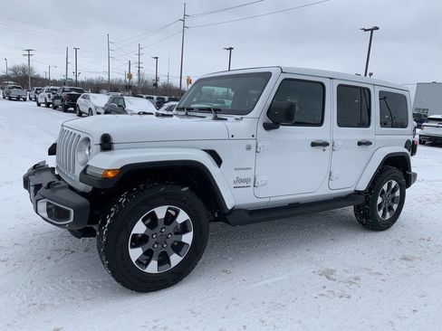 Used 2023 Jeep Wrangler Unlimited Sahara w/ LED Lighting Group image 4