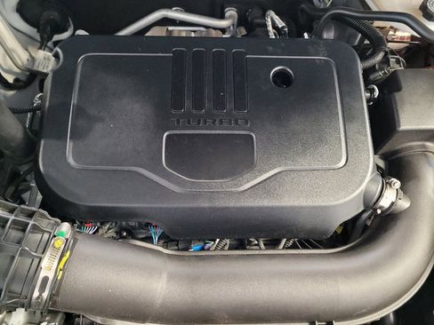 Used 2025 Chevrolet Blazer LT FWD image 30