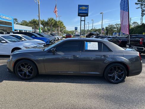 Used 2021 Chrysler 300 Touring w/ Sport Appearance Package RWD image 13