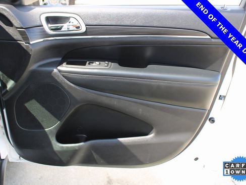 Used 2021 Jeep Grand Cherokee Limited image 26