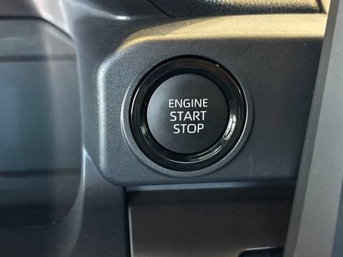 Used 2025 Toyota Tacoma SR5 AWD/4WD image 28