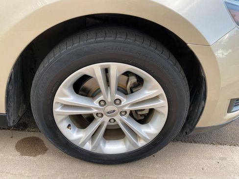 Used 2018 Ford Taurus SE FWD image 22