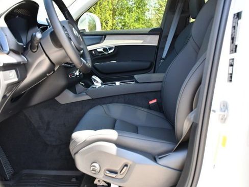 New 2026 Volvo XC90 B6 Plus w/ Protection Package Premier AWD/4WD image 13