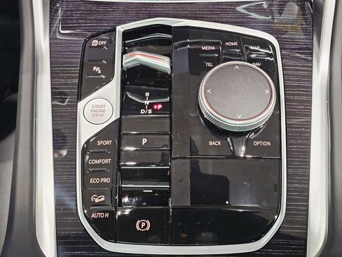 New 2026 BMW X6 xDrive40i w/ Climate Comfort Package image 18