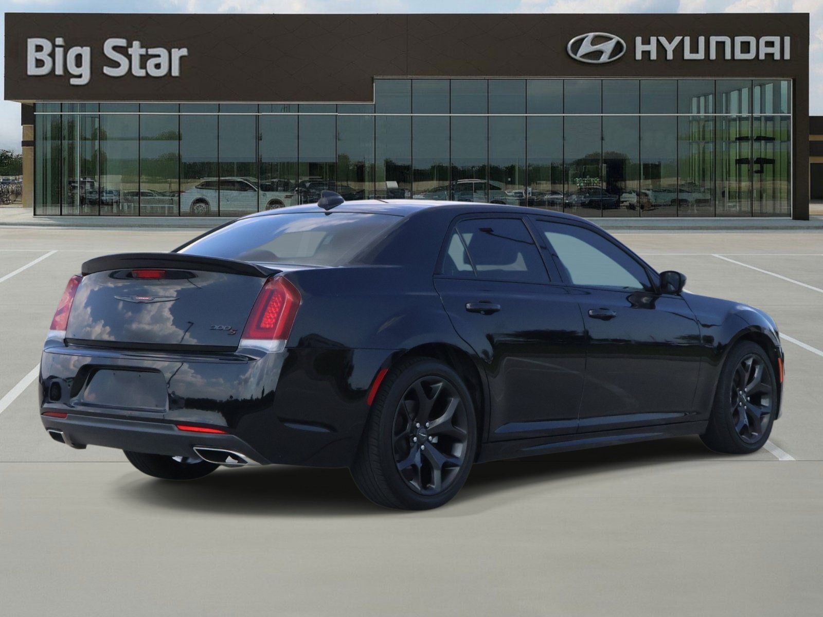 Used 2021 Chrysler 300 S w/ S Model Appearance Package RWD image 4