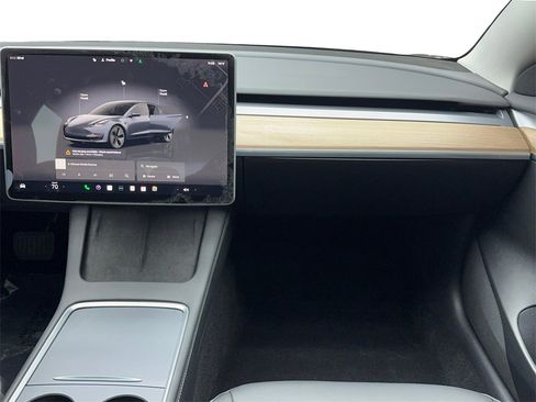 Used 2023 Tesla Model 3 Standard Range image 19