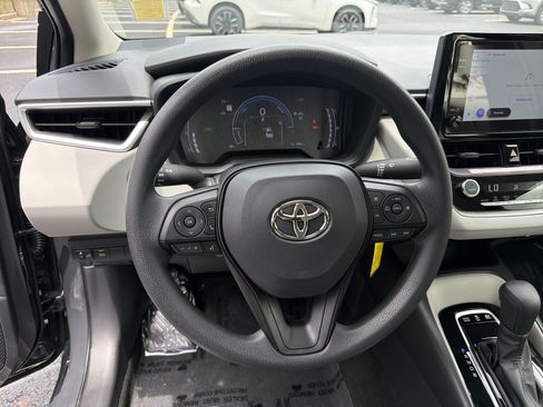 Used 2026 Toyota Corolla LE FWD image 23