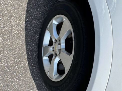 Used 2014 Chevrolet Captiva Sport LT w/ Convenience Package image 35