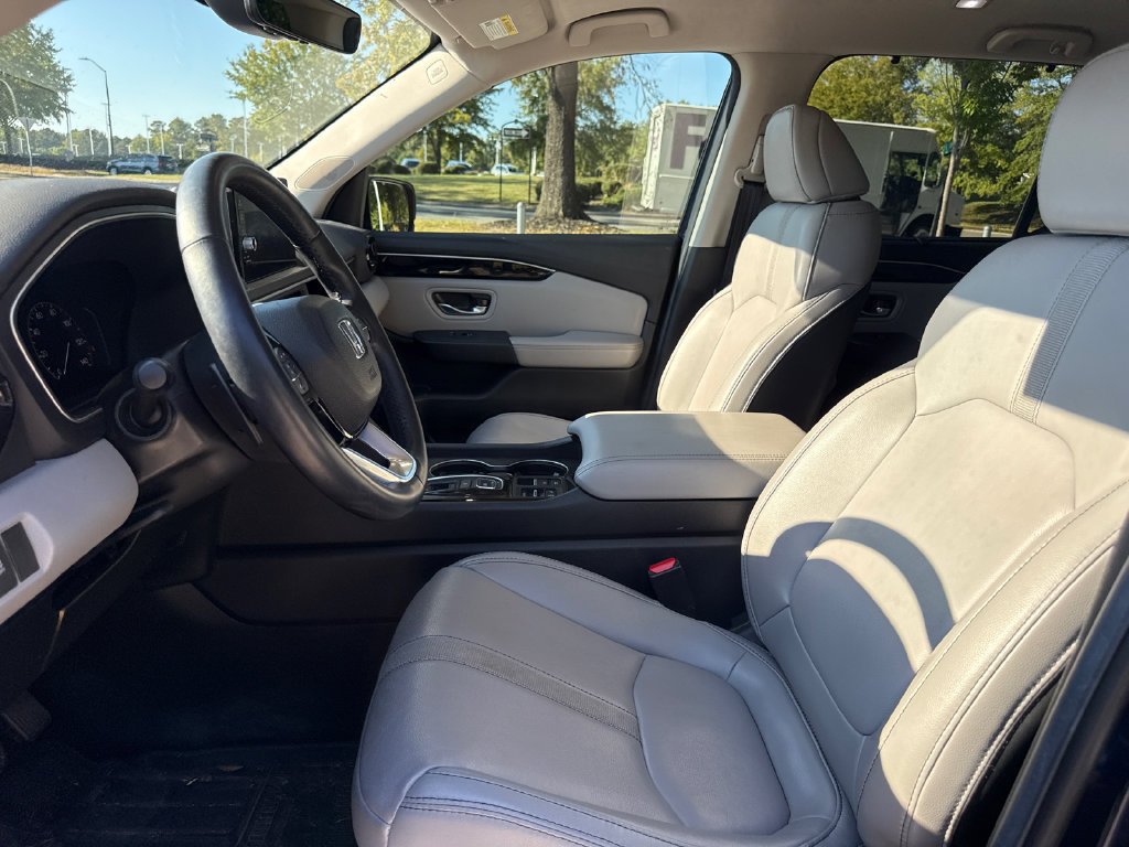 Used 2025 Honda Pilot EX-L image 12