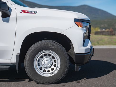 Used 2025 Chevrolet Silverado 1500 W/T w/ Z71 Off-Road Package image 7