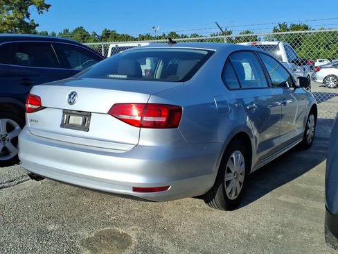Used 2015 Volkswagen Jetta S FWD image 2