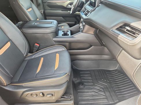 Used 2024 GMC Yukon AT4 w/ Technology Package AWD/4WD image 28