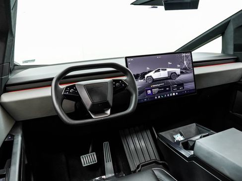 Used 2024 Tesla Cybertruck AWD Crew Cab image 5