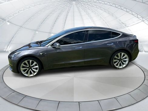Used 2018 Tesla Model 3 Mid Range image 8
