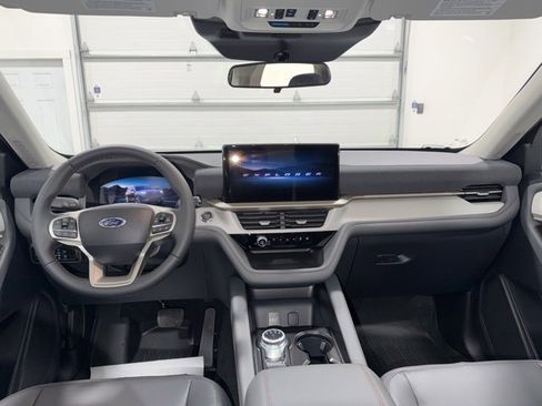 New 2026 Ford Explorer Active w/ Active Comfort Package image 9