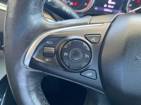 Used 2020 Buick Enclave Essence FWD image 19