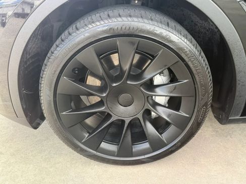 Used 2023 Tesla Model Y Long Range AWD/4WD image 15