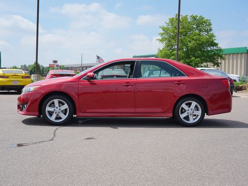 Used 2014 Toyota Camry SE FWD image 6