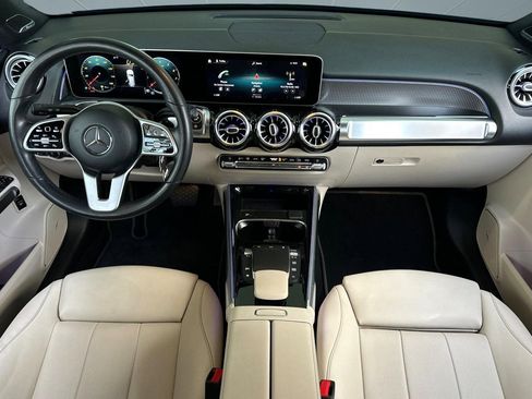 Used 2021 Mercedes-Benz GLB 250 4MATIC image 13