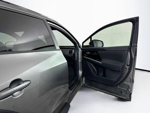 Used 2024 Subaru Solterra Premium image 31
