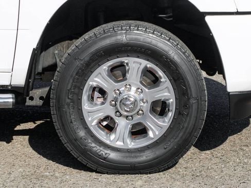 Used 2019 RAM 2500 Big Horn image 41