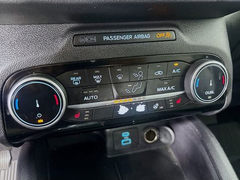 Used 2022 Ford Escape SE w/ SE Sport Appearance Package FWD image 15